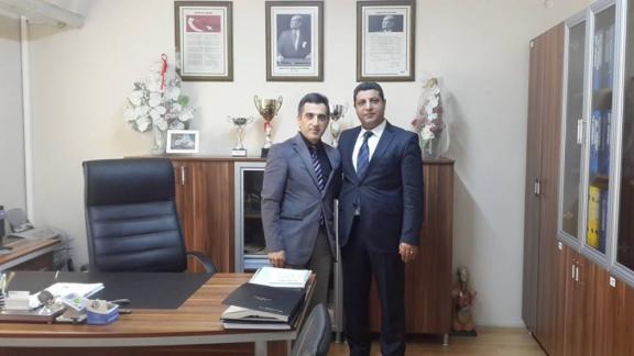 Murat BALAY yeni atanan Okul Müdürüne hayırlı olsun ziyaretine gitti.