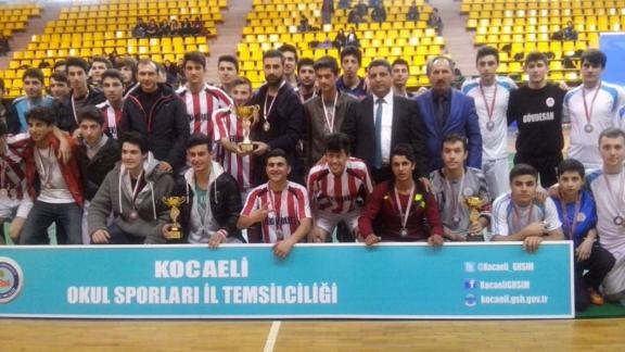 Dilovası Çok Programlı Anadolu Lisesi Futsal Takımı şampiyon oldu.