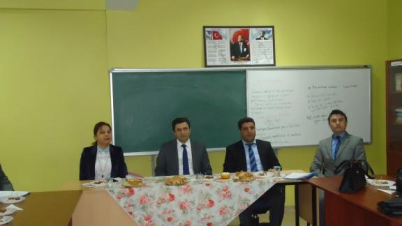 Dilovası Kaymakamı Hulusi ŞAHİN ve İlçe Milli Eğitim Müdürü Murat BALAY Mehmet Akif Ersoy Ortaokulunu ziyaret ettiler.