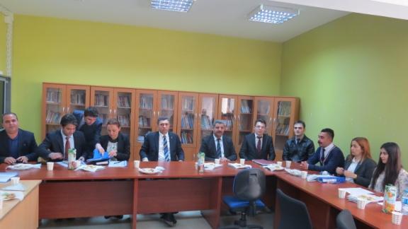 Dilovası Kaymakamı Hulusi Şahin ve İlçe Milli Eğitim Müdürü Murat Balay Mehmet Akif Ersoy İmam Hatip Ortaokulunu ziyaret etti.