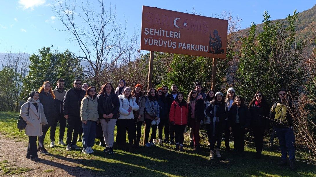 DİLOVASI ÖĞRETMENLERİ YUVACIK BARAJINDA DOĞA YÜRÜYÜŞÜNDE