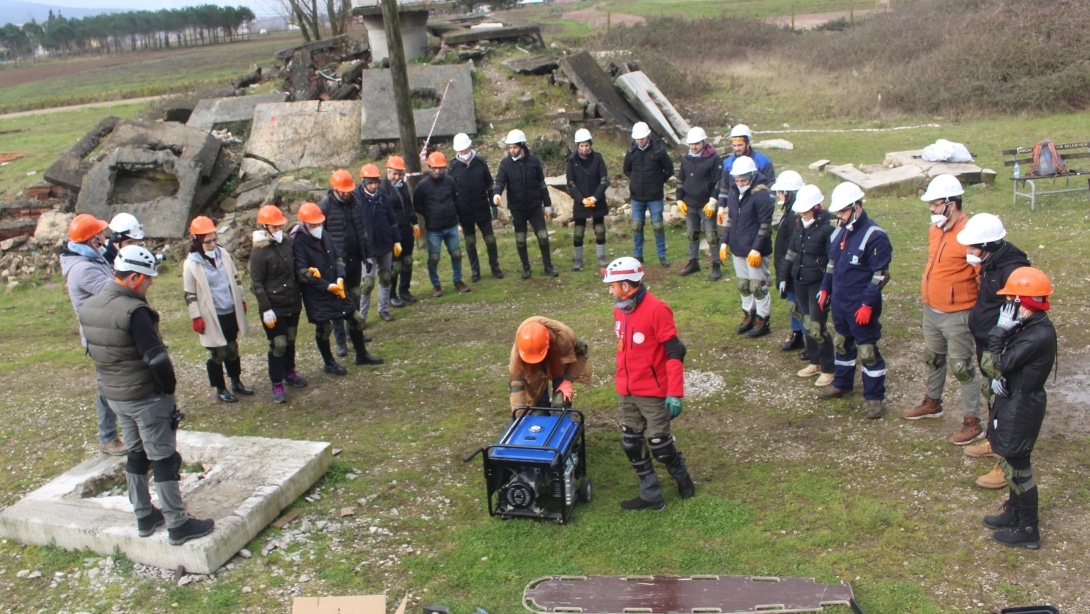    Dilovası'nda Öğretmenlerden Oluşan Arama Kurtarma Birimi Kuruluyor